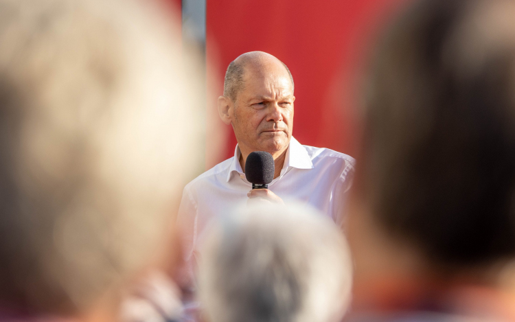 Scholz: megfékezik a gáz, a távhő és az áram drágulását Németországban