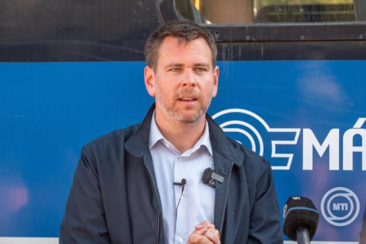 A közlekedésfejlesztésre fordítható uniós források hazahozataláról tárgyal Brüsszelben Vitézy Dávid