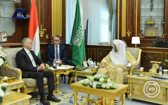 Szaúd-Arábiában folytat megbeszéléseket Kövér László