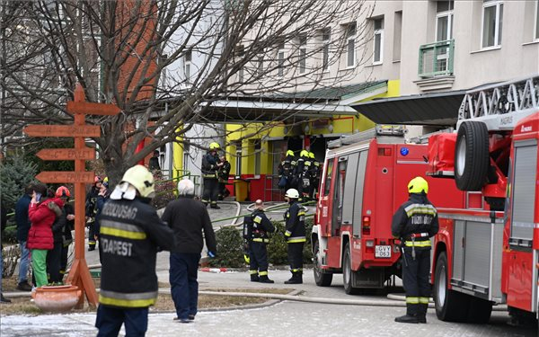 Újra kell szervezni a budapesti sürgősségi ellátást a Szent Imre kórházban történt tűzeset miatt