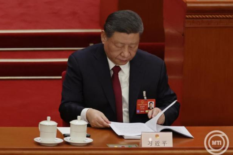 Hszi Csin-ping: Kína gazdasága továbbra is komoly kihívásokkal néz szembe