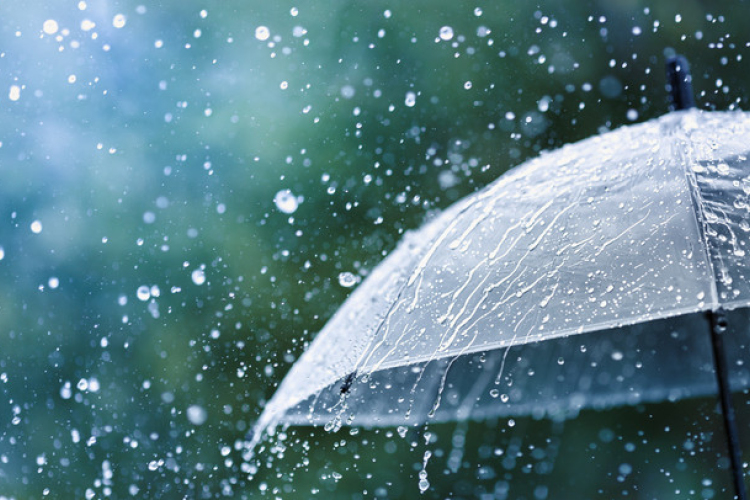 Hétvégén meleg idő várható, záporokkal, zivatarokkal